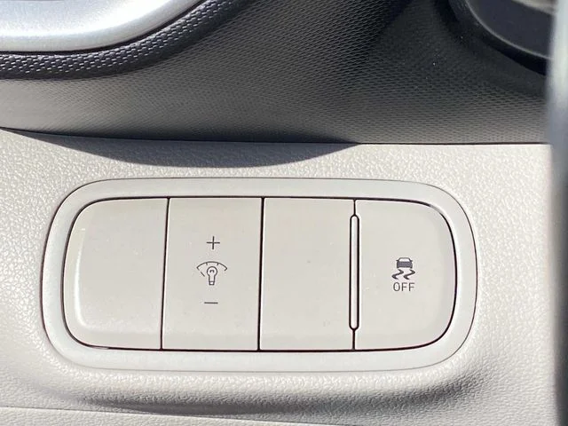 Used 2023 Blue Hyundai SEL image 18