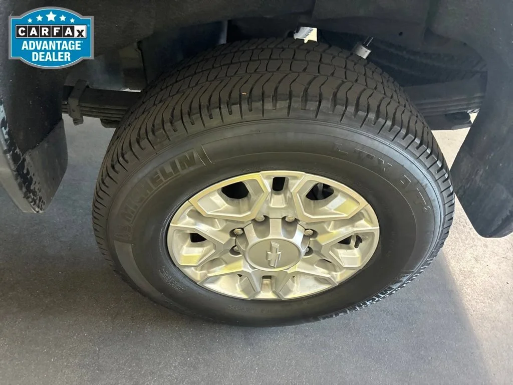 Used 2020 SUMMIT WHITE Chevrolet LT image 5