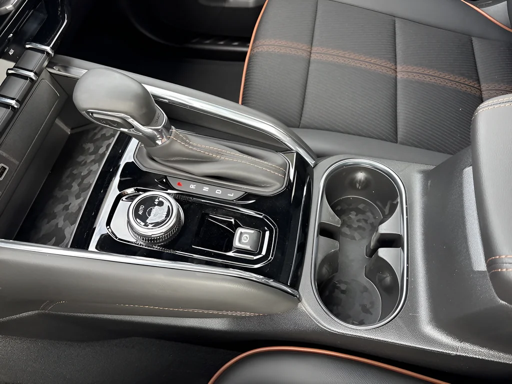 2026 GMC Canyon AT4 - Photo 27