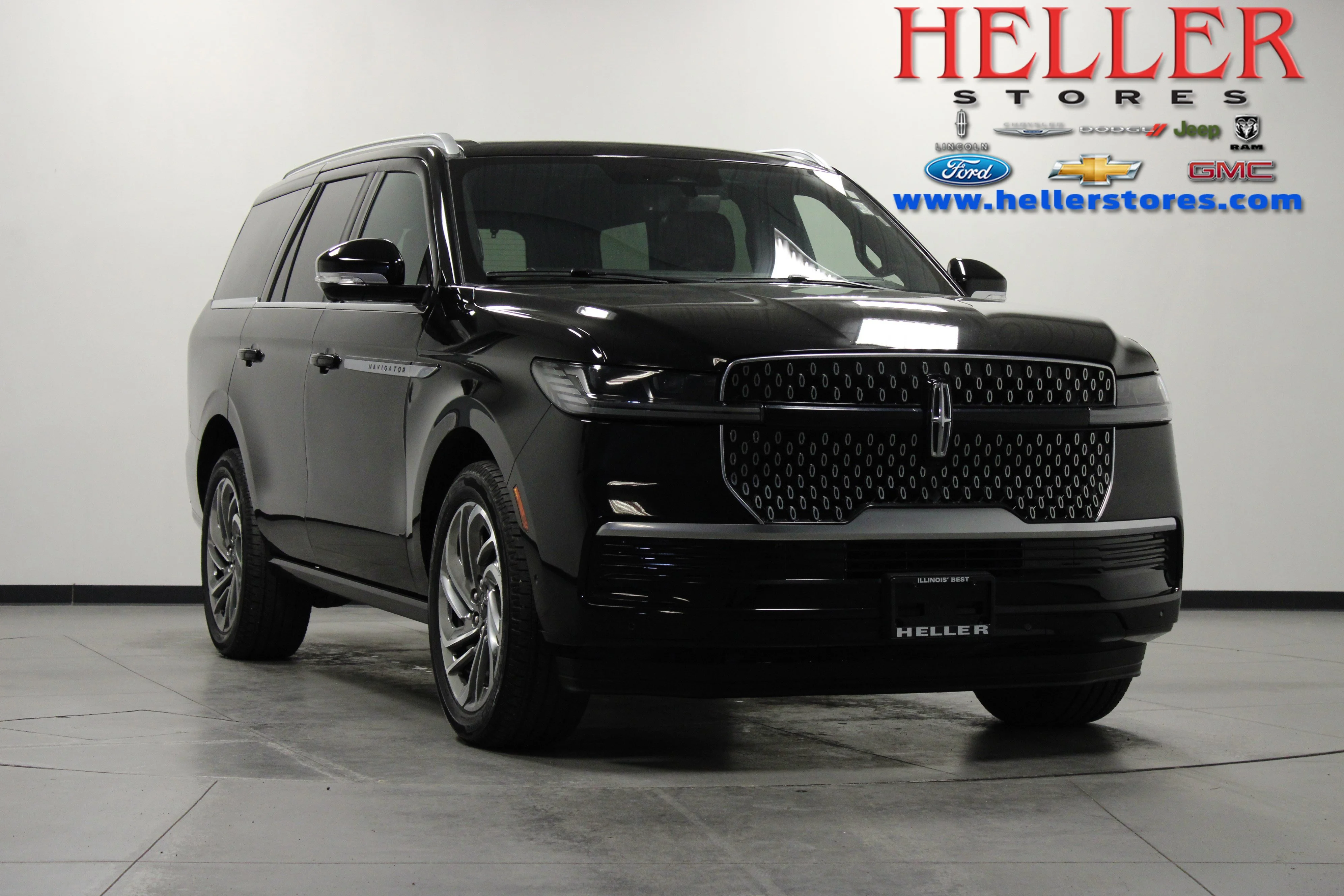 Used 2025 Black Metallic Lincoln Reserve image 1