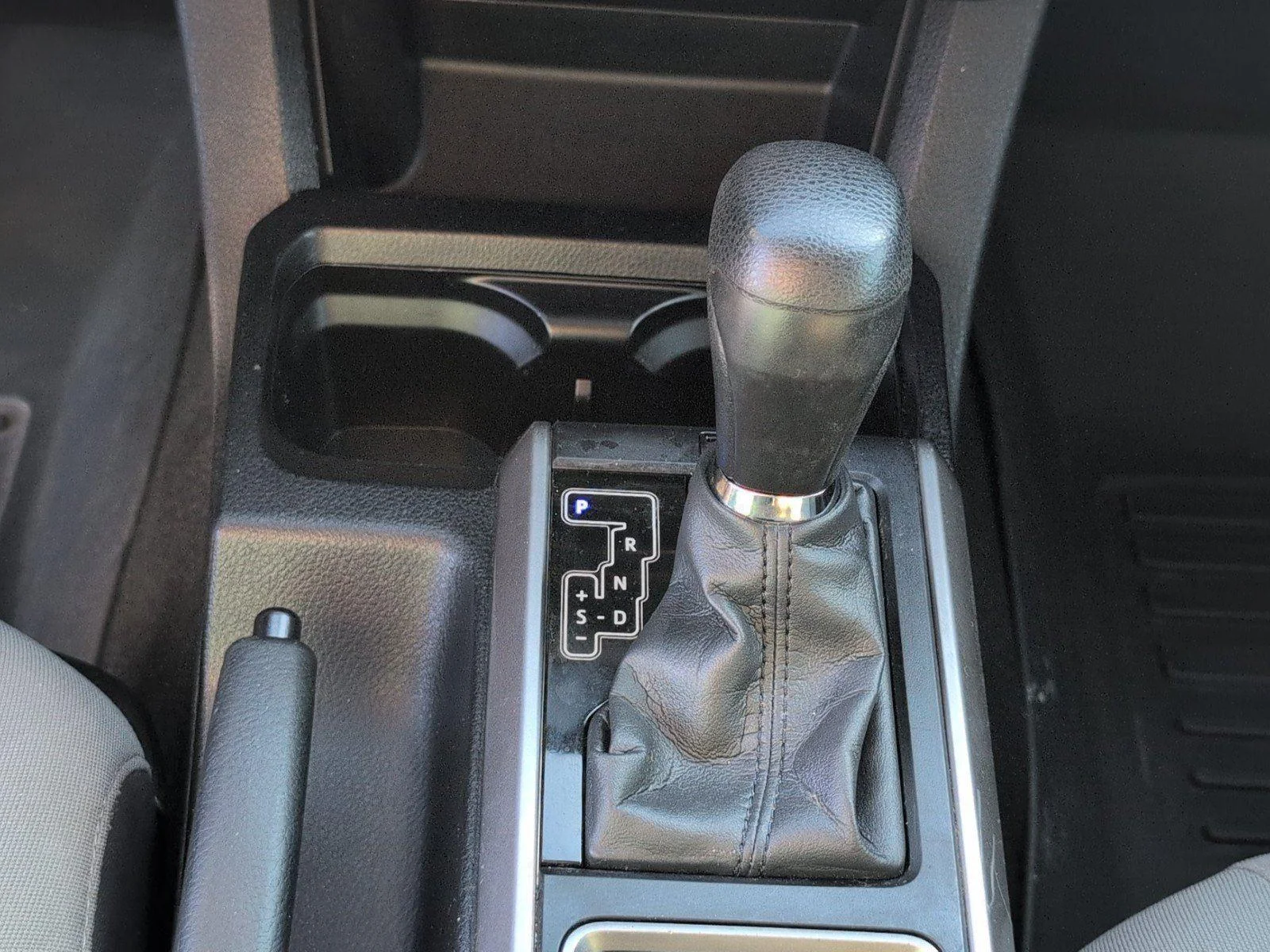 Used 2022 Celestial Silver Metallic Toyota SR5 V6 image 22