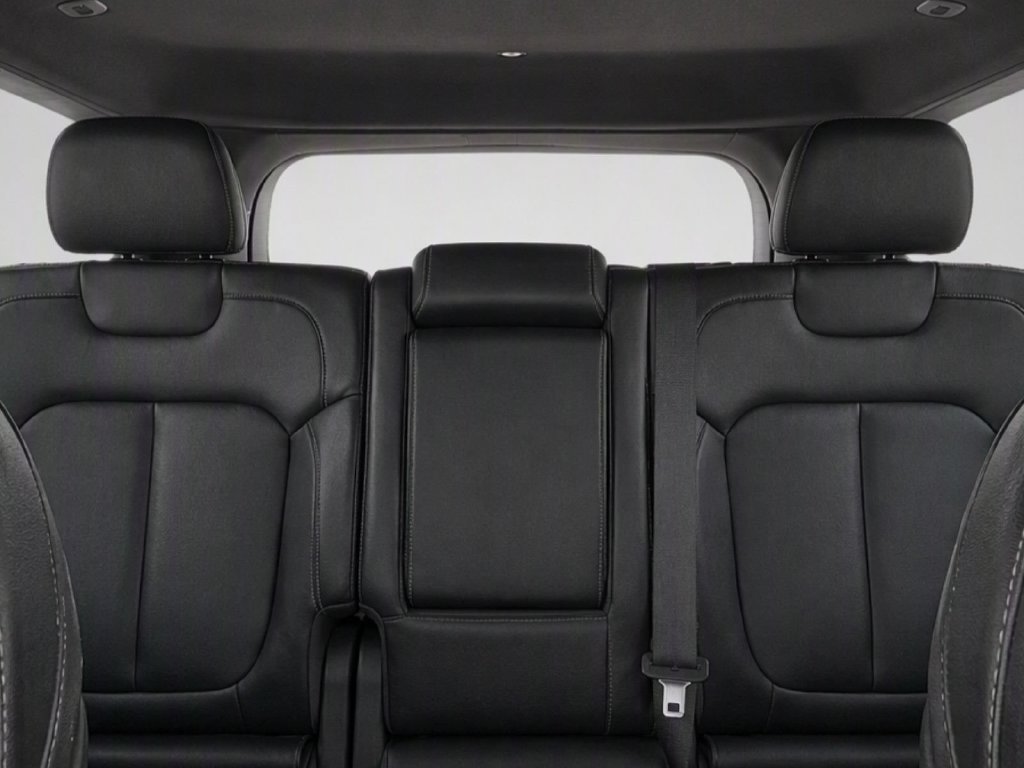 Used 2024 White Jeep 4xe image 33