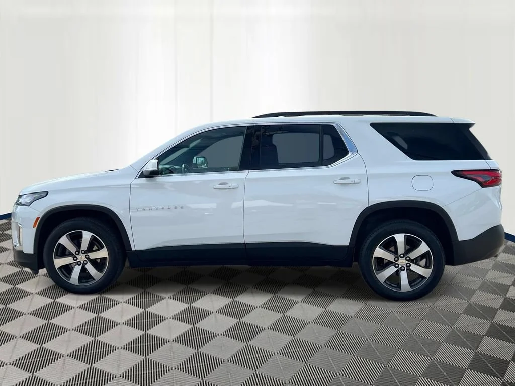 Used 2023 Summit White Chevrolet LT Leather image 2