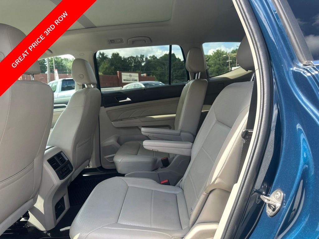Used 2021 Blue Metallic Volkswagen 3.6L V6 SE w/Technology R-Line image 10
