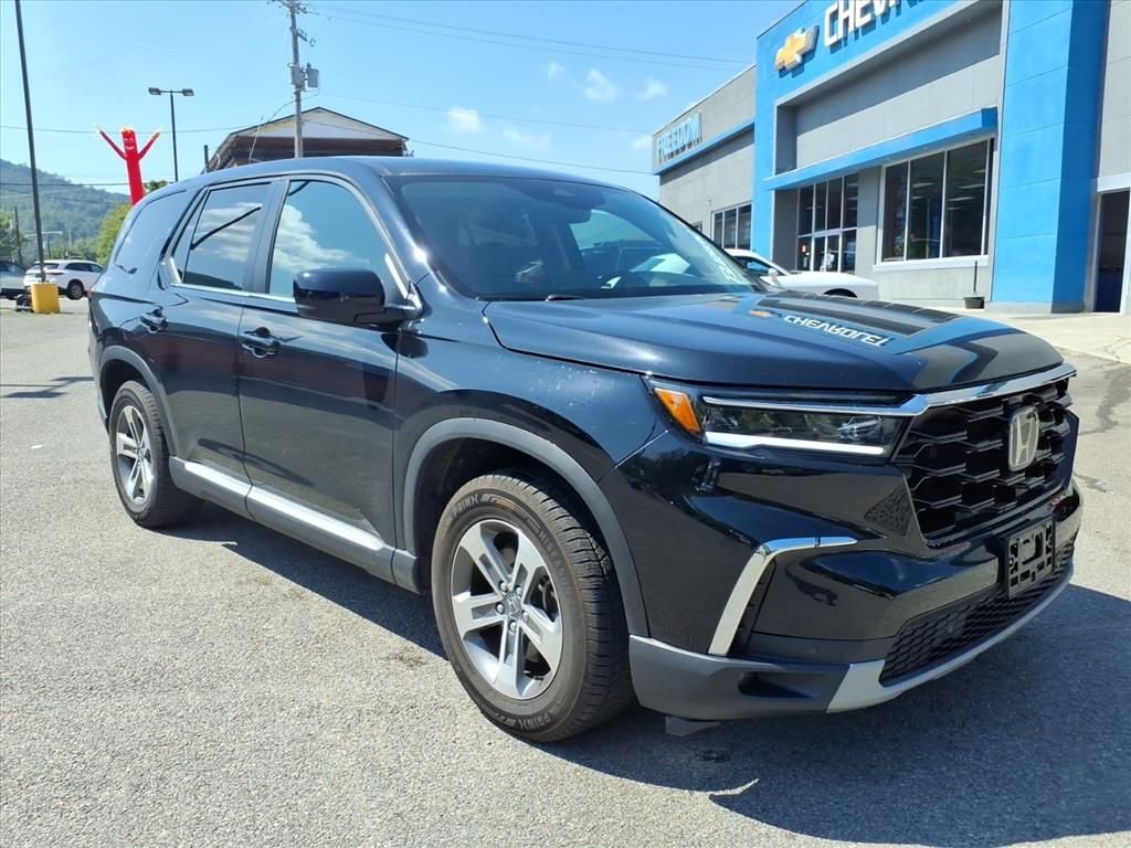 Used 2025 Black Honda EX-L image 10