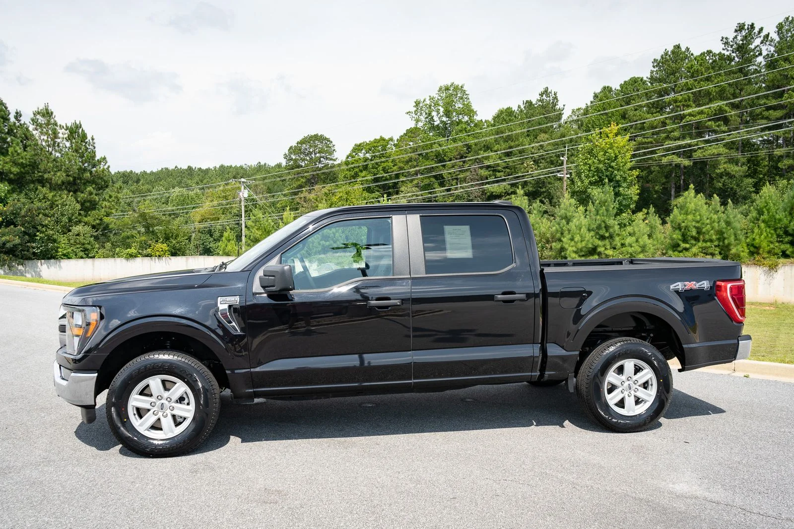Used 2023  Ford XLT image 5