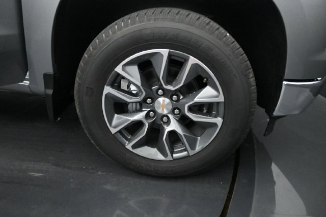 New 2026 Sterling Gray Metallic Chevrolet LT image 30