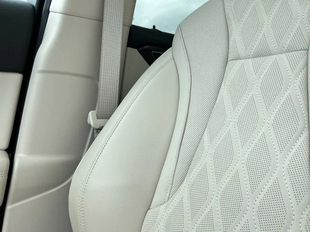 Used 2023 White Buick Avenir image 49