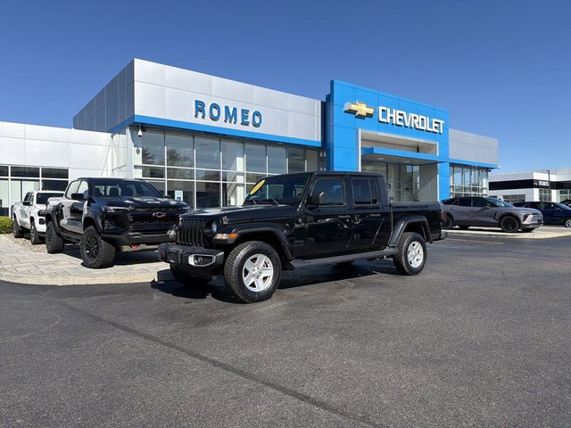 2022 Jeep Gladiator Sport S's photo