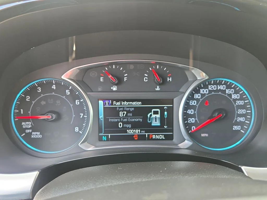 Used 2019 White Chevrolet RS image 46