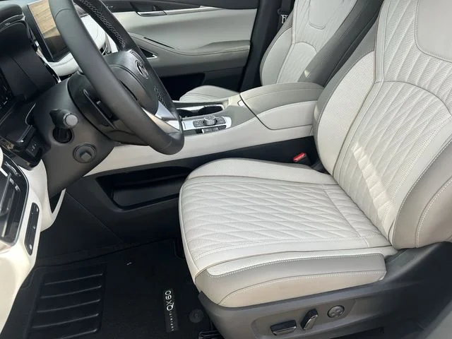 New 2027 2T RAD WHT INFINITI Autograph AWD image 22