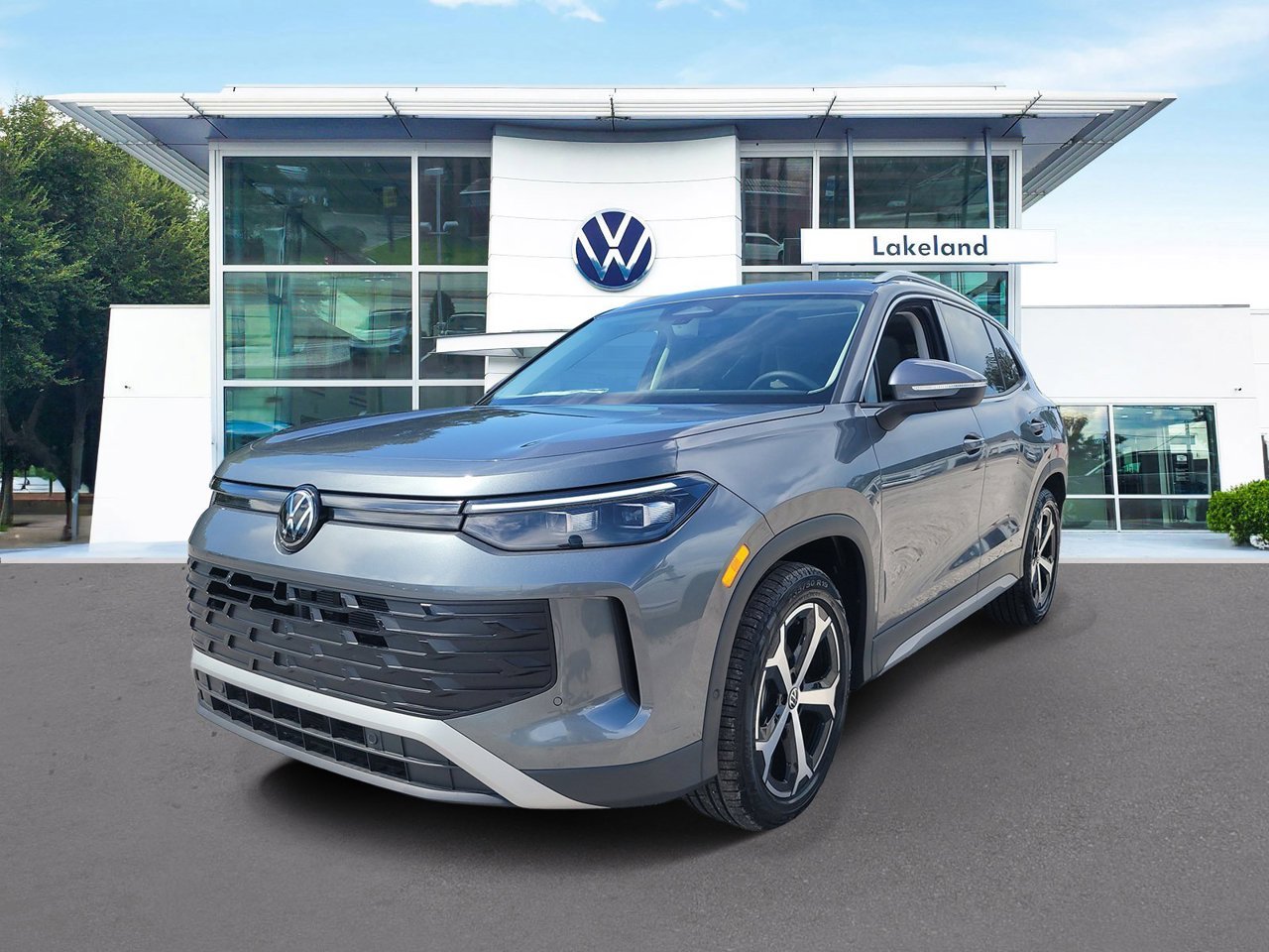 New 2026 Platinum Gray Metallic Volkswagen SE image 2