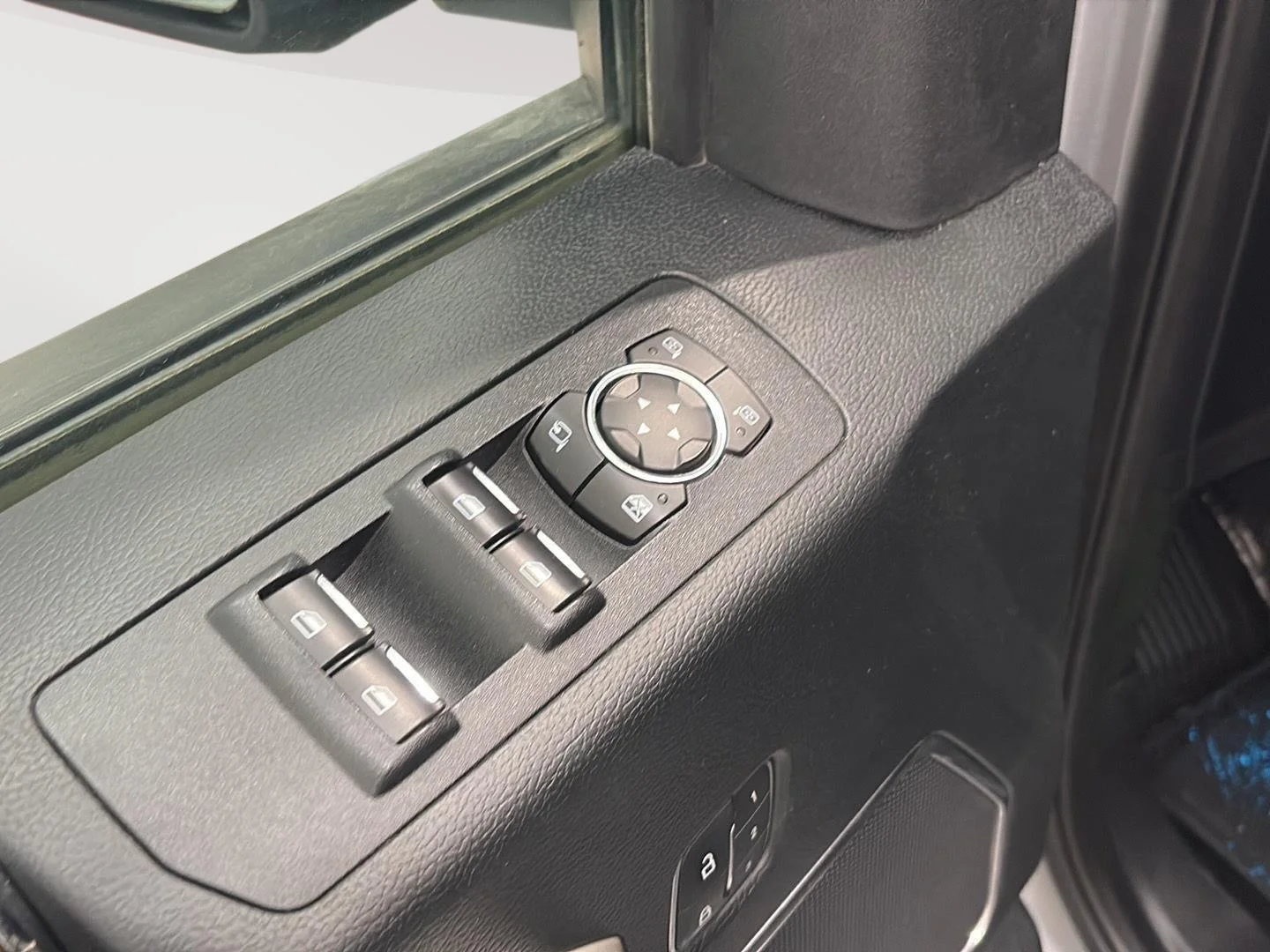 Used 2020 Iconic Silver Ford XL image 21