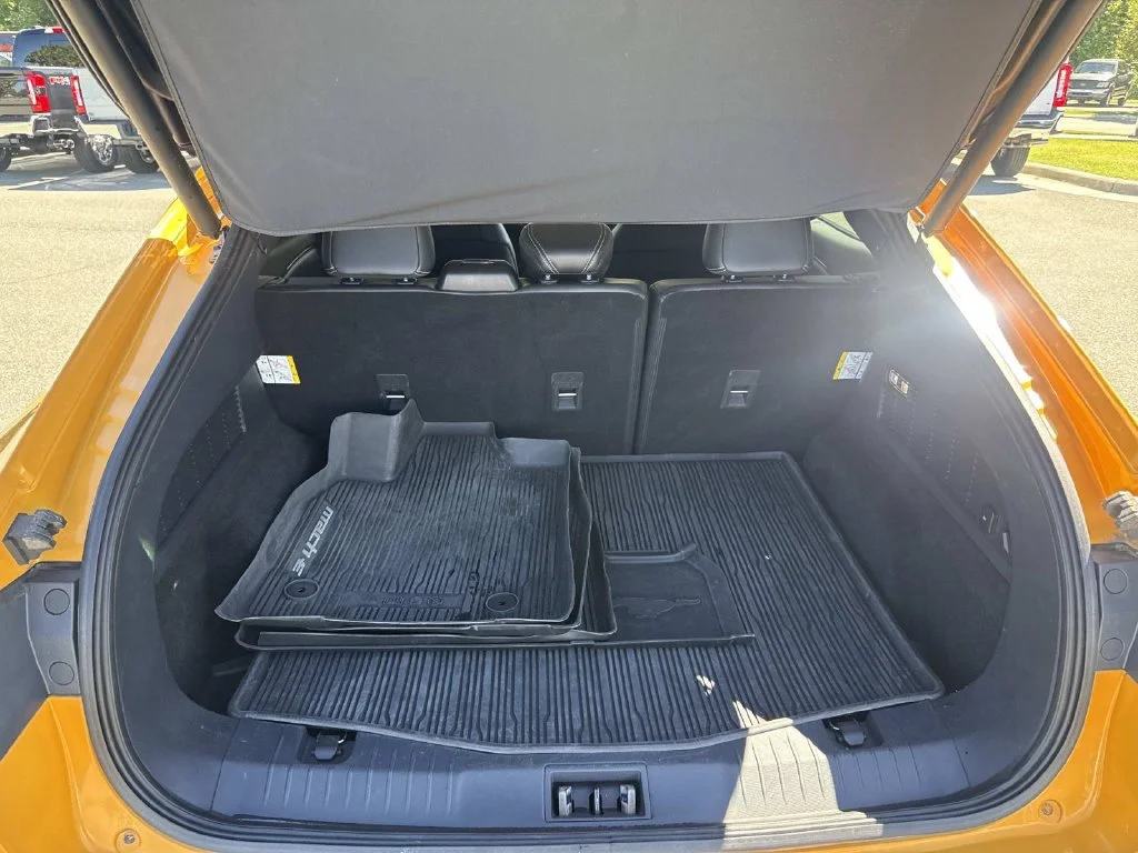 Used 2022 Orange Ford Select image 25