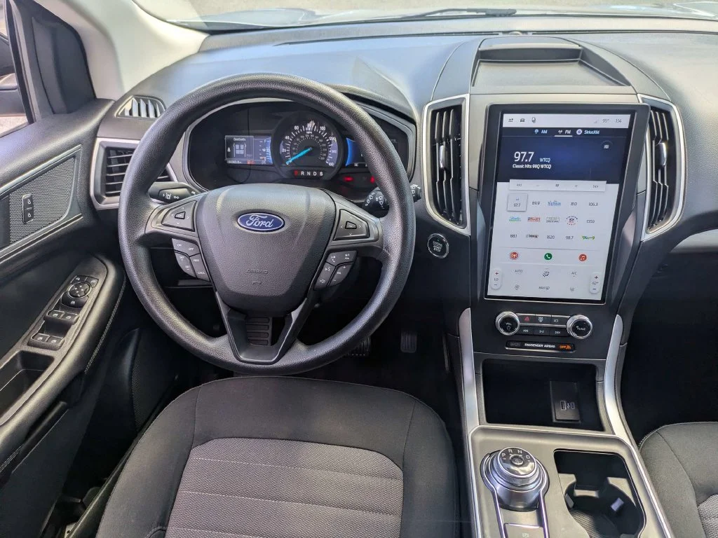 Used 2024 Silver Ford SE image 16