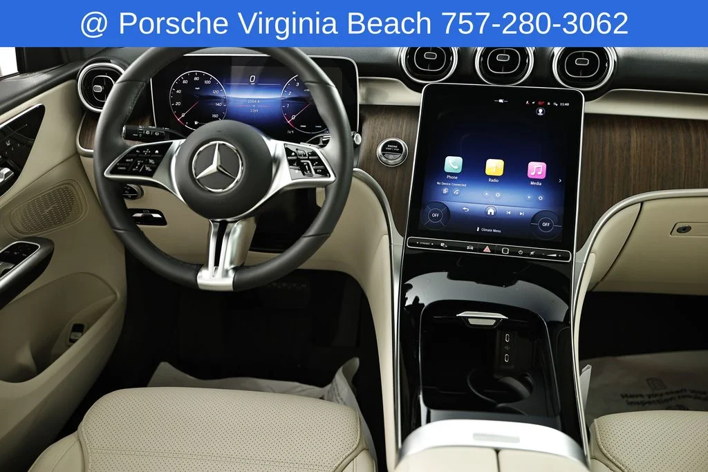 Used 2025 White Mercedes-Benz GLC 300 image 32