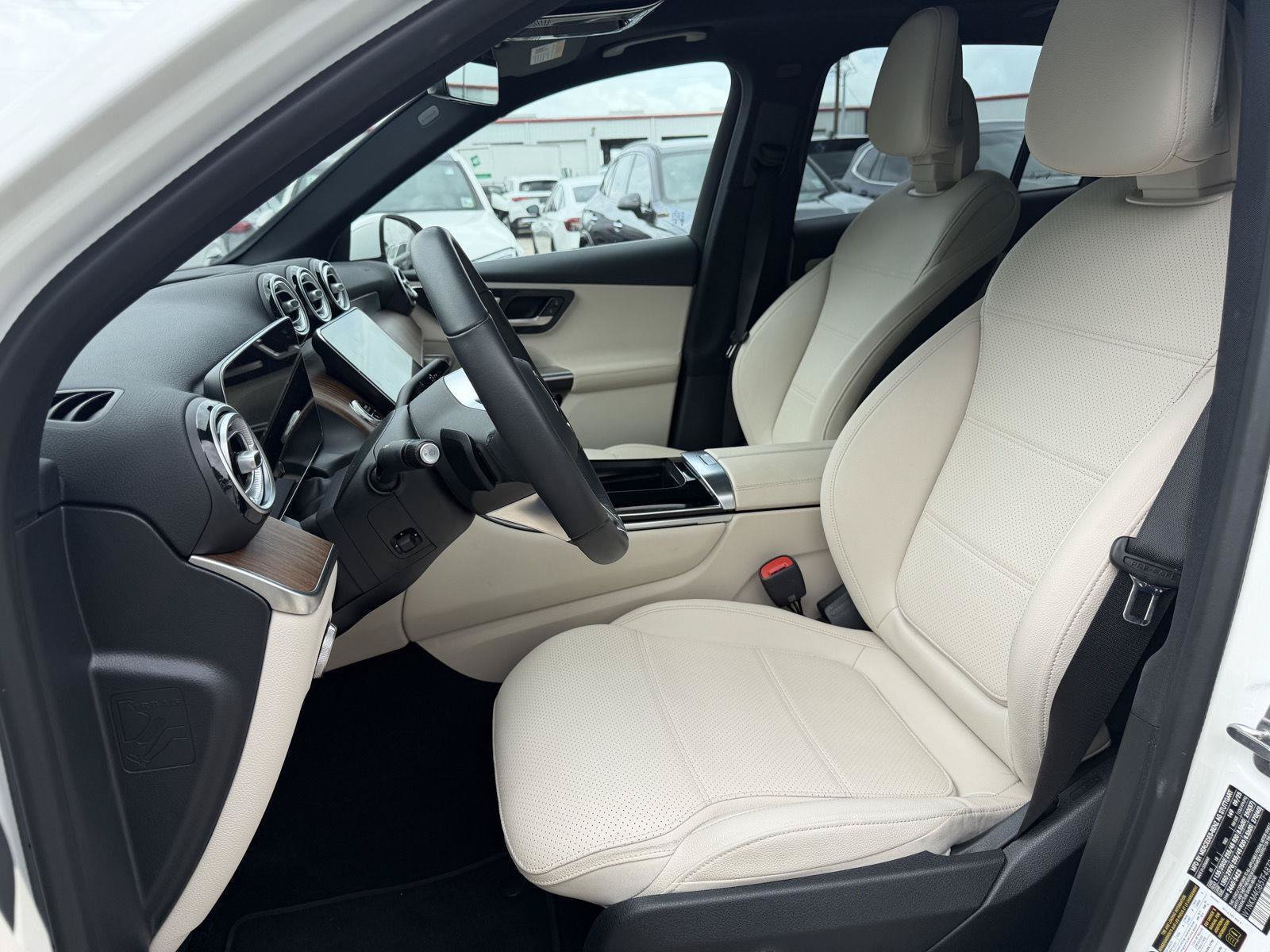 Certified Used 2026 Polar White Mercedes-Benz GLC 300 image 8