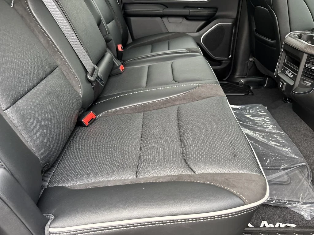2026 RAM 1500 Laramie - Photo 32