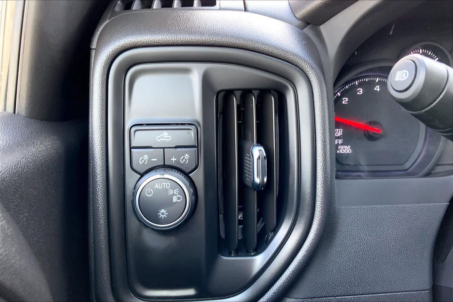 Used 2025 Black Chevrolet Custom image 33