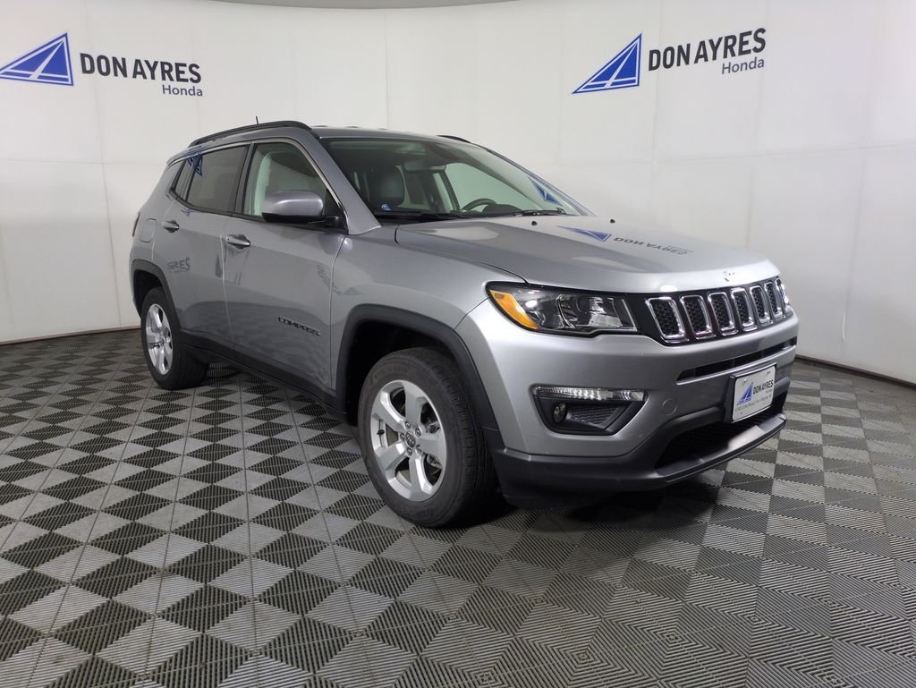 Used 2021 Billet Silver Metallic Jeep Latitude image 9