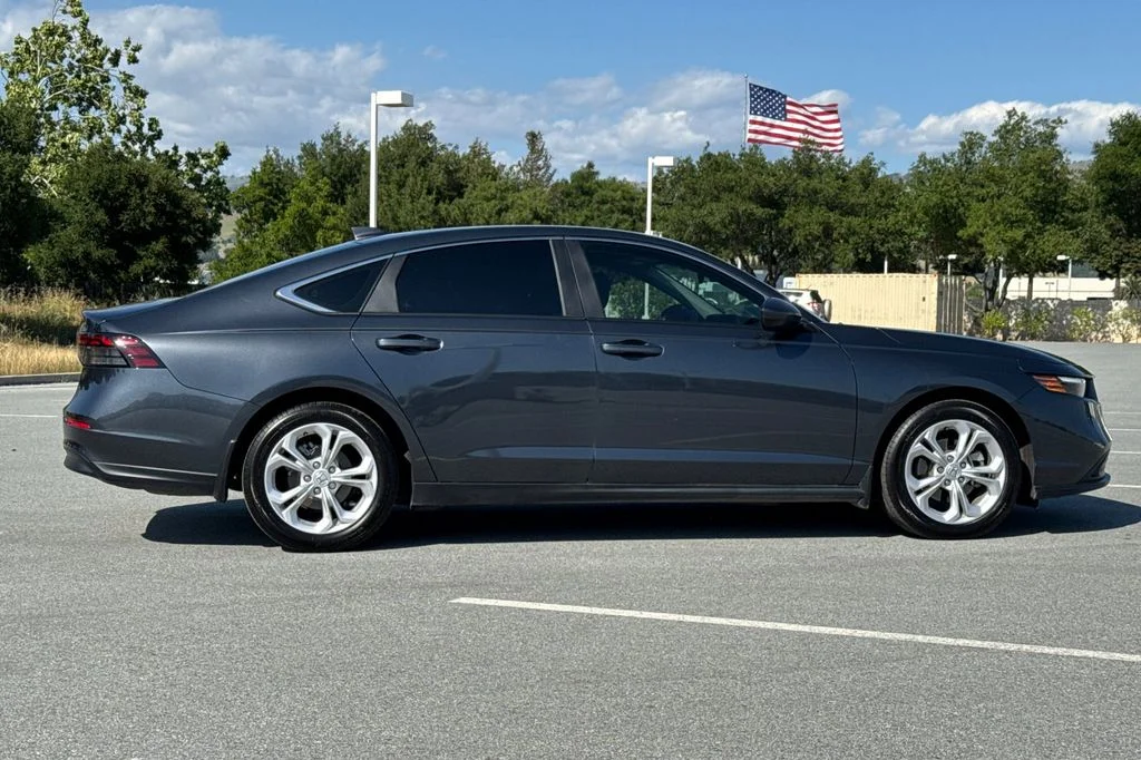 Used 2025 Meteorite Gray Metallic Honda LX image 3