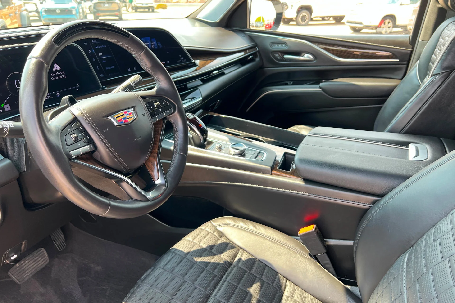 Used 2024 Crystal White Tricoat Cadillac Sport Platinum image 16