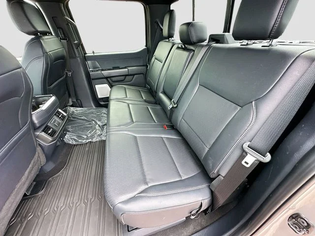 Used 2025 Silver Ford Lariat image 24