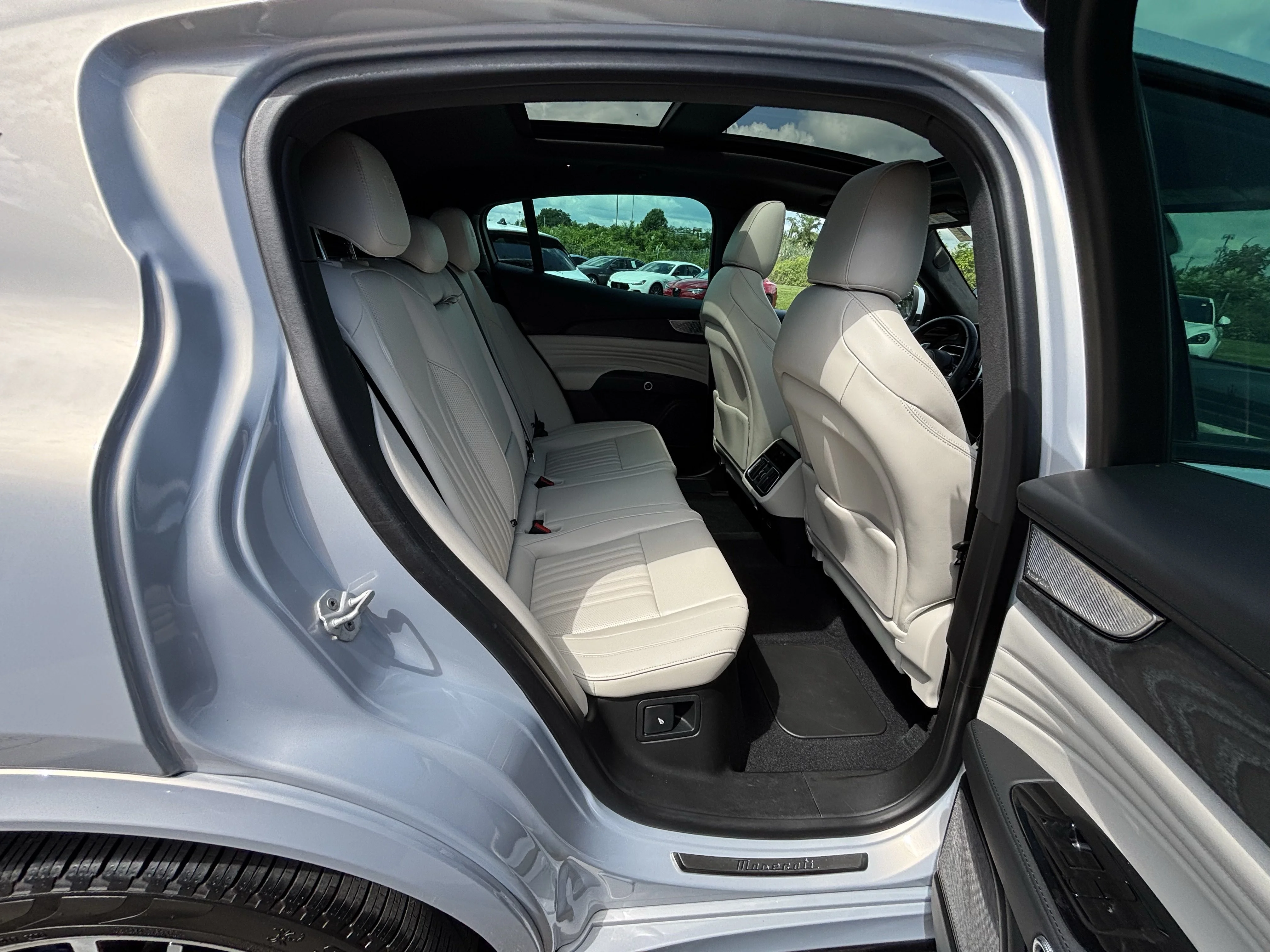 Certified Used 2023 Bianco Astro Metallic Maserati Modena image 48