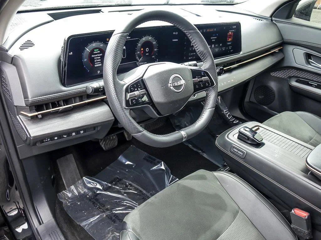 Used 2024 Black Diamond Pearl Nissan ENGAGE image 13