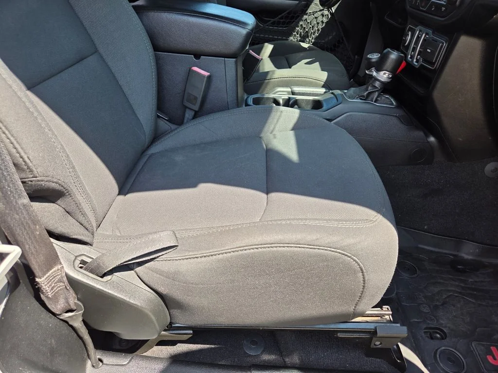 Used 2020 Gray Jeep Sport S image 24