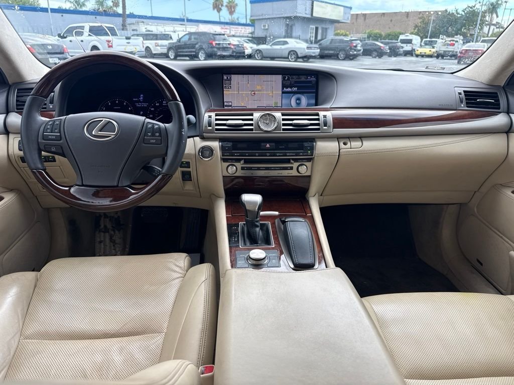 Used 2014 White Lexus 460 image 15