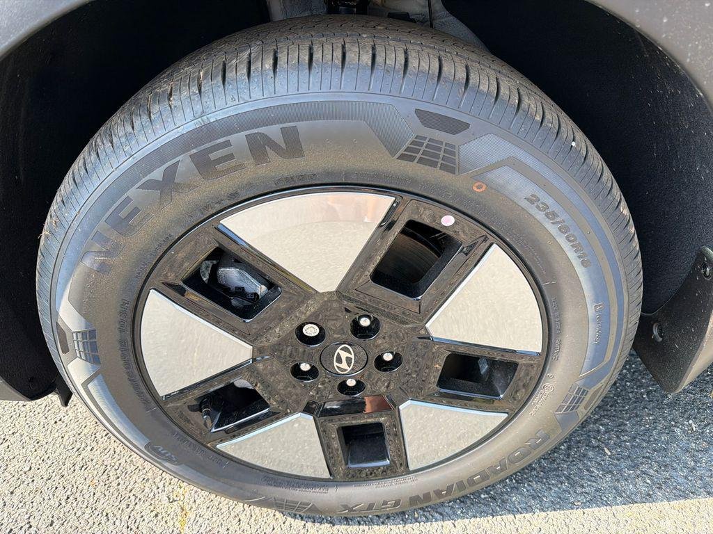 New 2026 White Hyundai SE image 11