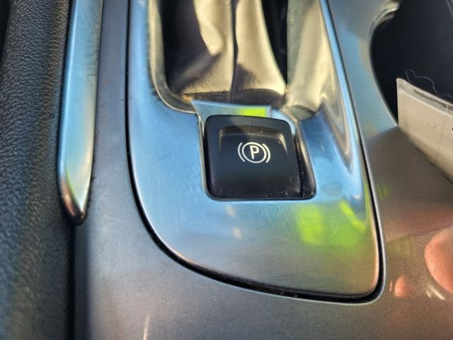 Used 2024 White Chevrolet LT image 26