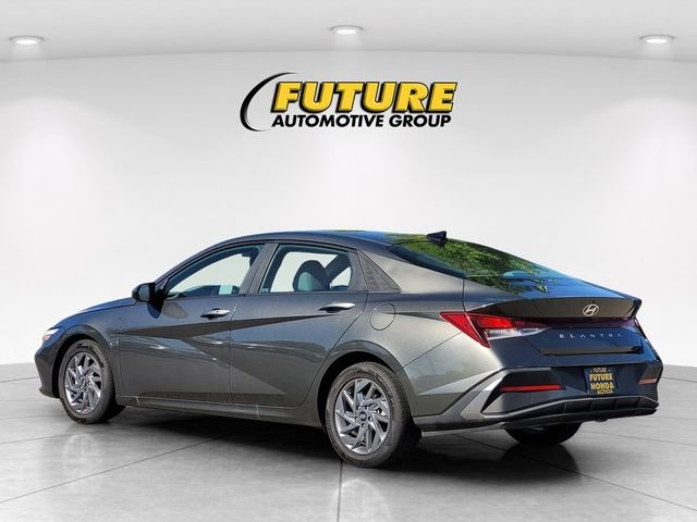 Used 2024 Gray Hyundai SEL image 7