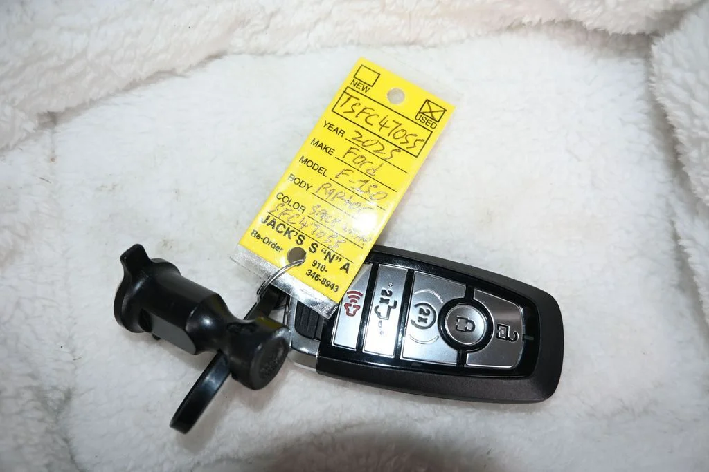 Used 2025 White Ford Raptor image 21