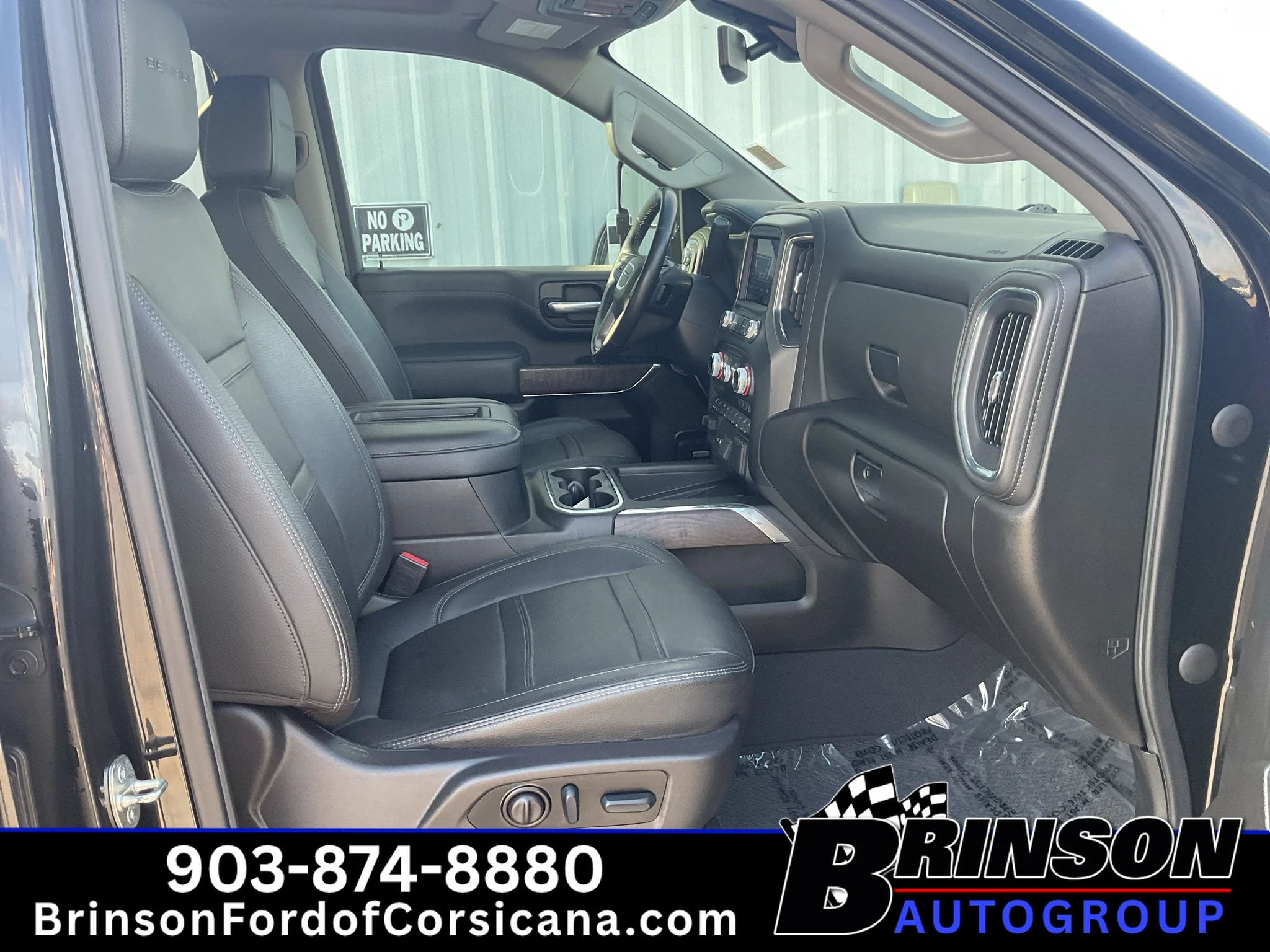 Used 2022 Onyx Black GMC Denali image 23