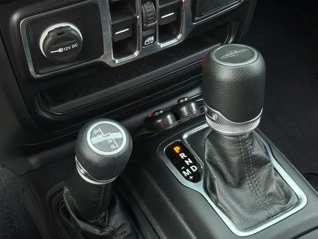 Used 2022 Red Jeep Sport image 29
