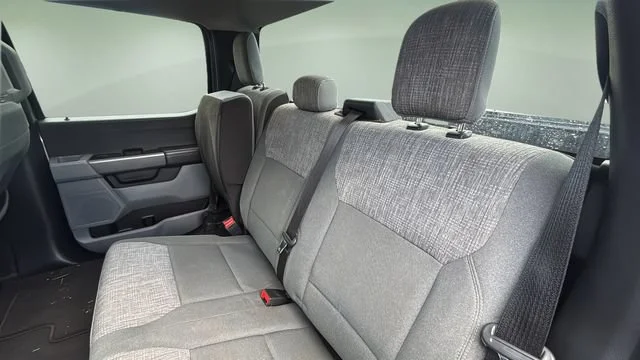 Used 2023 Silver Ford XLT image 18