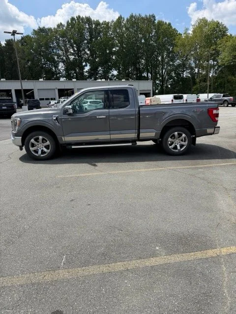 Used 2022 Gray Ford Lariat image 4