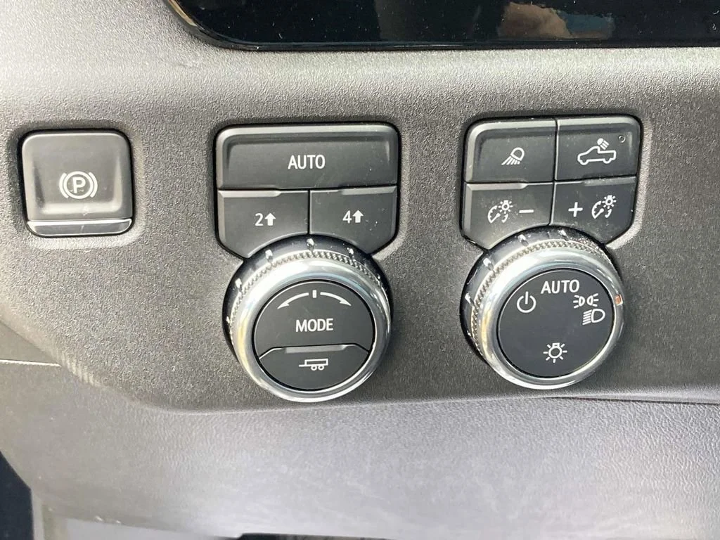 New 2026 Onyx Black GMC SLE image 24