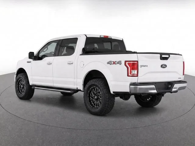 Used 2016 Oxford White Ford XLT image 4