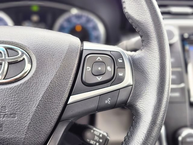 Used 2015 Gray Toyota XLE image 31