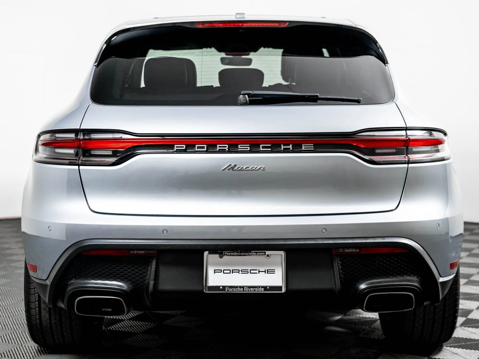 Certified Used 2023 DOLOMITE SILVER Porsche  image 11