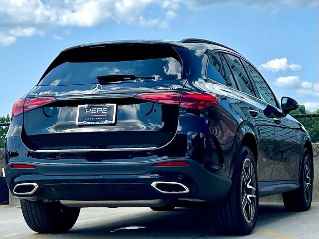 Certified Used 2023 Black Mercedes-Benz GLC 300 image 7