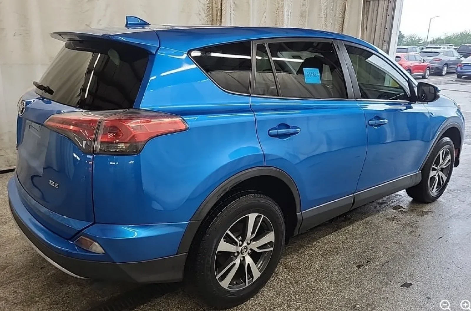 Used 2018 Electric Storm Blue Toyota XLE image 3