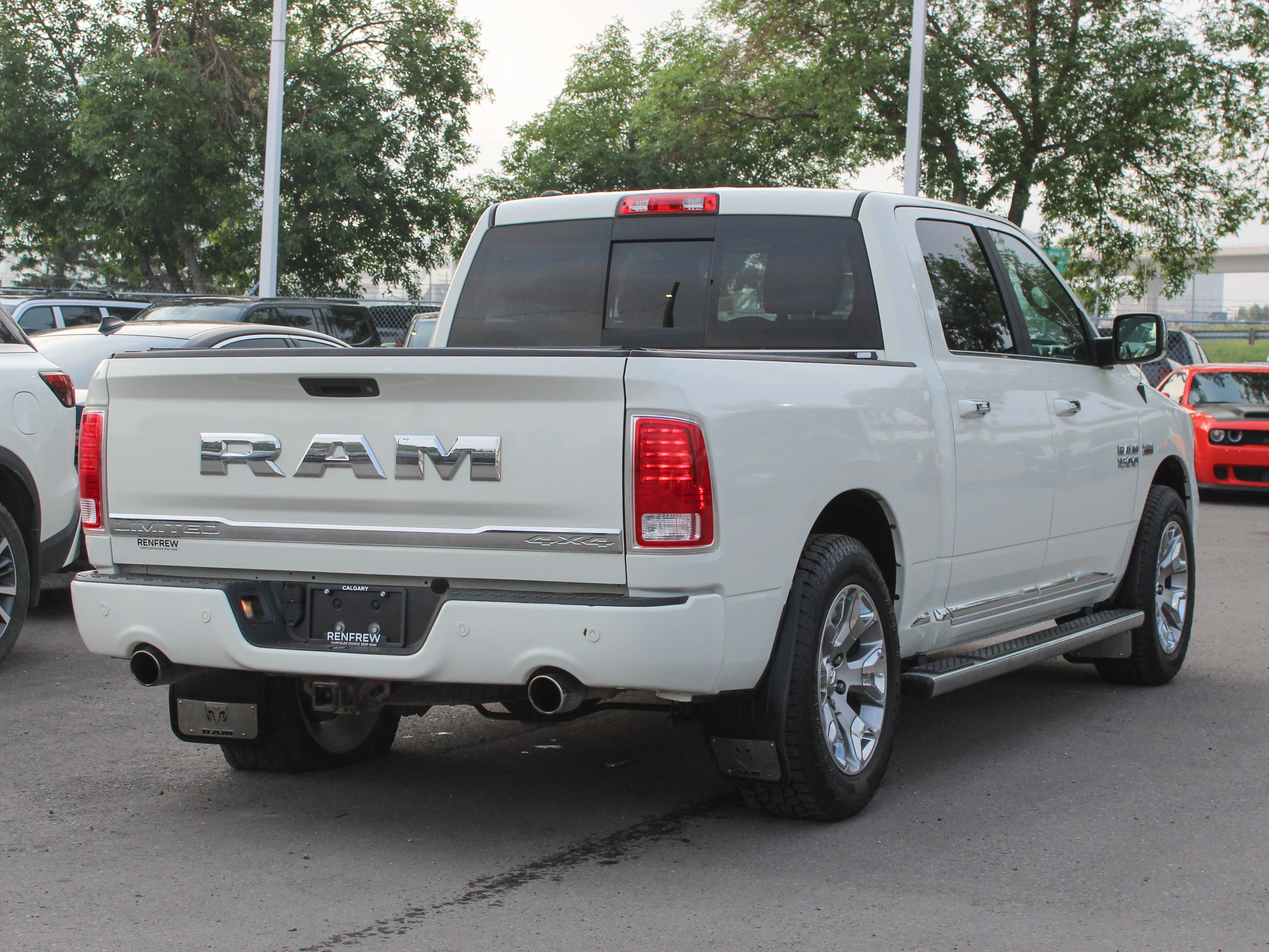 Used 2016 White RAM Limited* | 5.7L V8 | Leather | Heated & Cooled Seats | Sunroof image 13