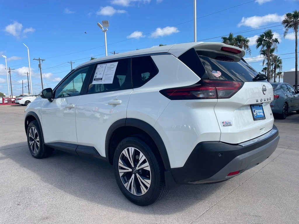 Used 2023 White Nissan SV image 3