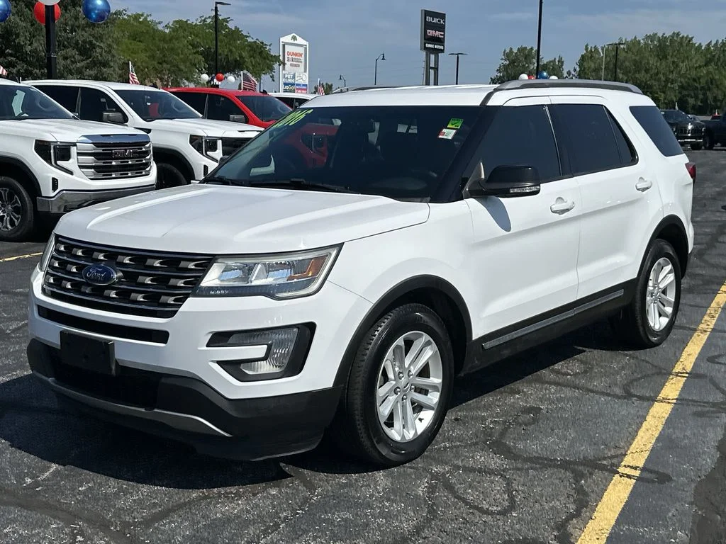 Used 2016 White Ford XLT image 4