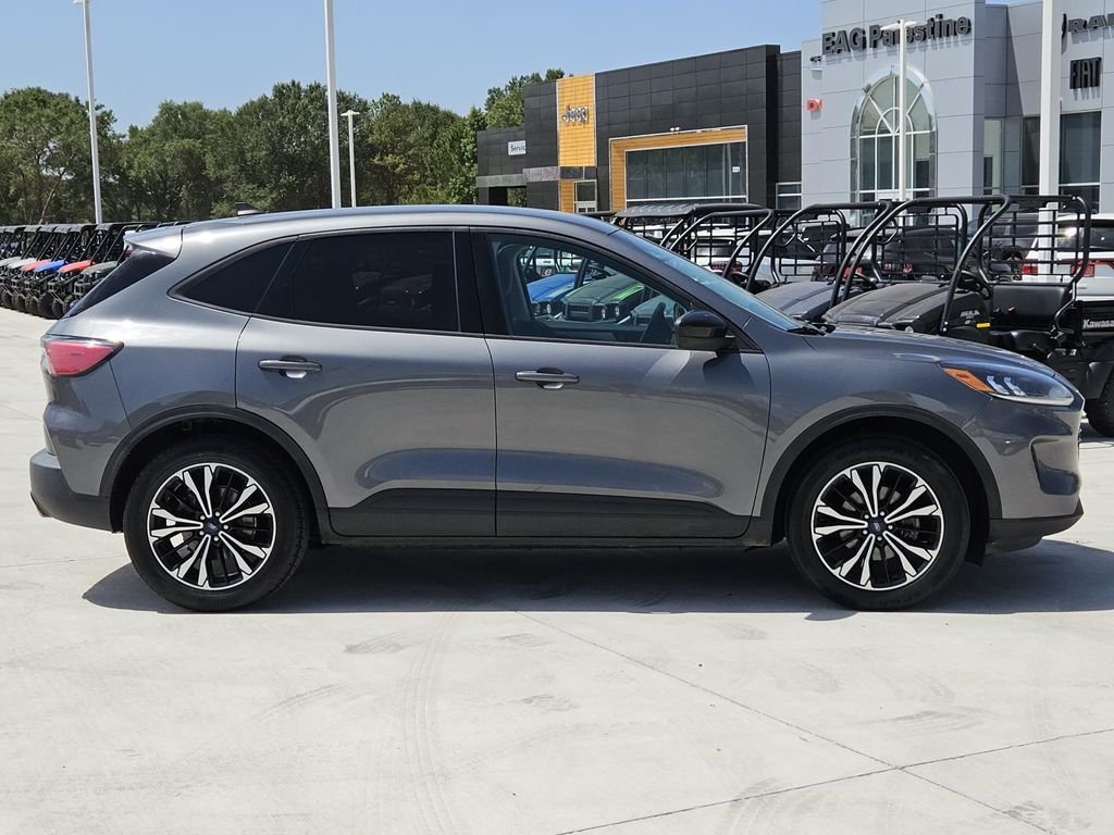 Used 2022 Gray Ford SE image 9