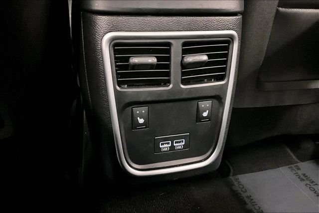 2023 Chrysler 300 Touring L - Photo 31